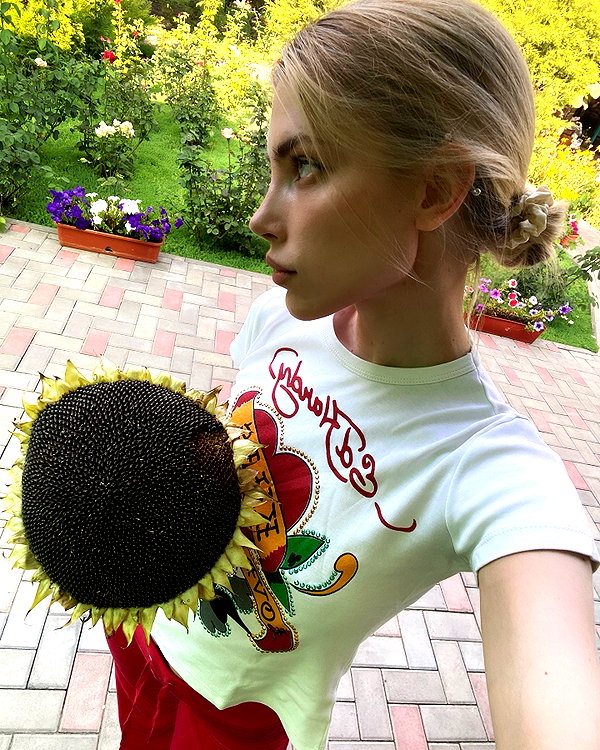 anya4everr instagram image archive image