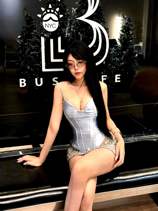 lyhythuedoxinh instagram image archive image