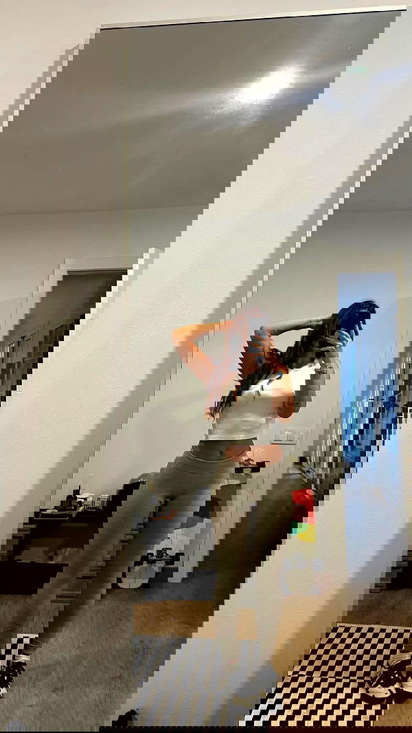 rebeccaschez rebeccaschez archive image