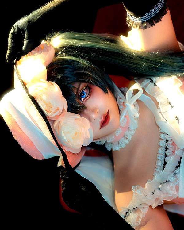 princeapple.cos instagram image archive image