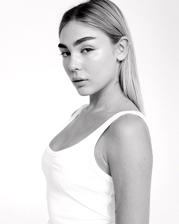 maya.keyy instagram image archive image
