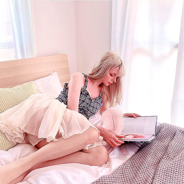 peachmilky_ instagram image archive image