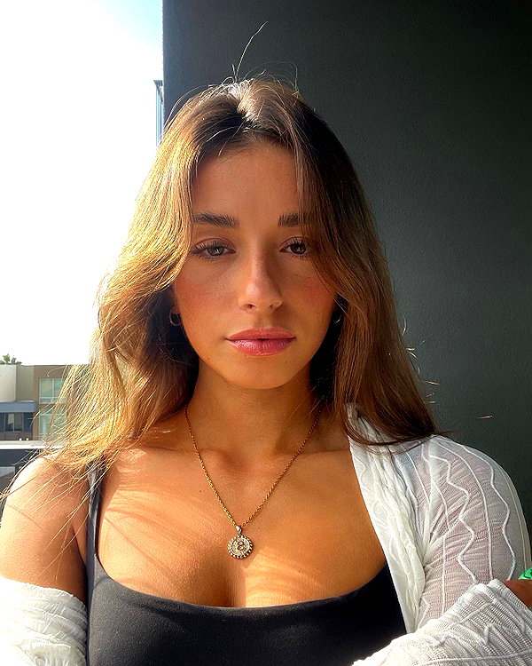 sadieemckennaa instagram image archive image