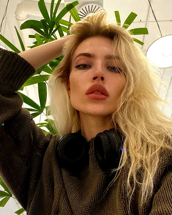 anya4everr instagram image archive image