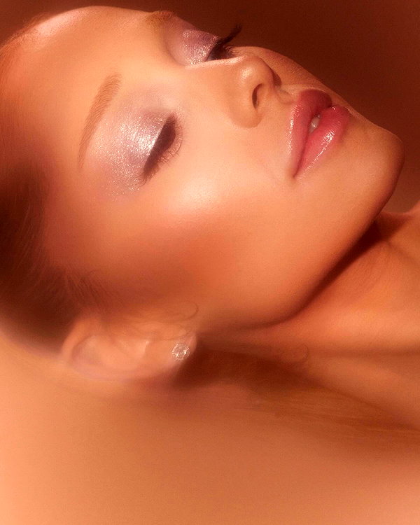 arianagrande instagram image archive image