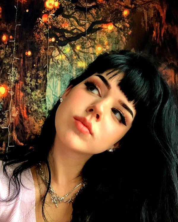 yeahimcaroline instagram image archive image