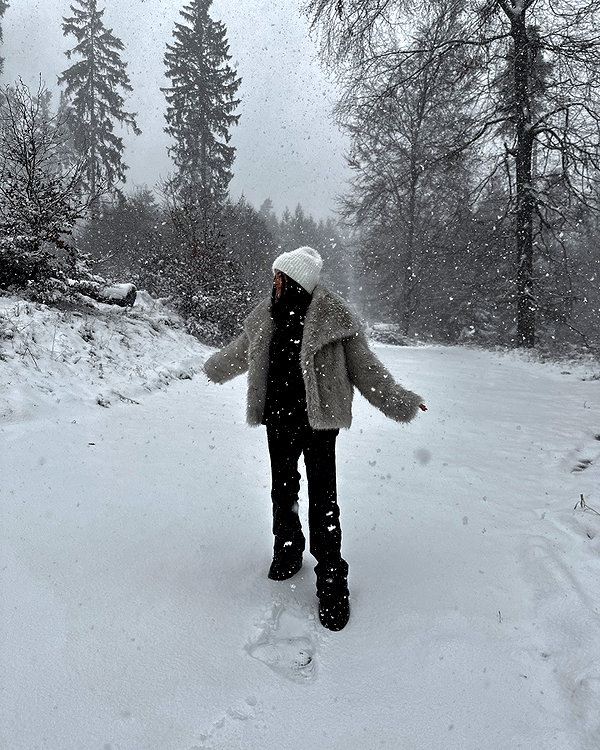 zoeliss instagram image archive image