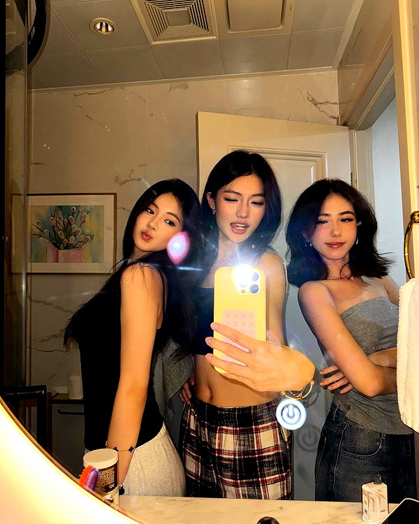 claire_is_miiii instagram image archive image