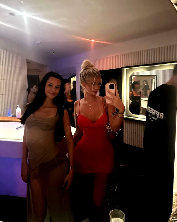 sophiecharlotth instagram image archive image