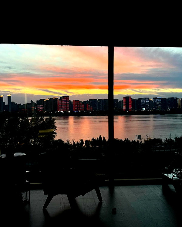 ll.lu1s instagram image archive image