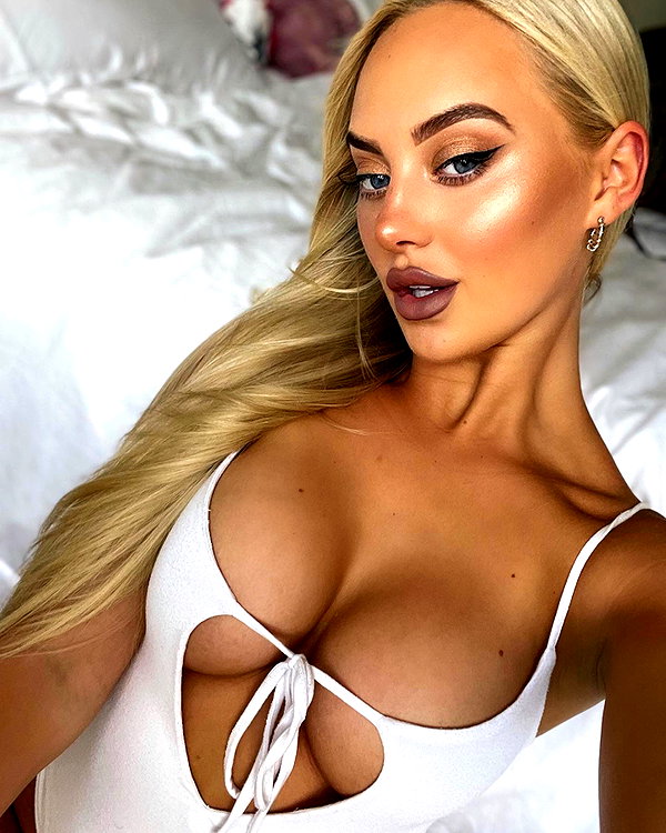 rhiannonbluee instagram image archive image