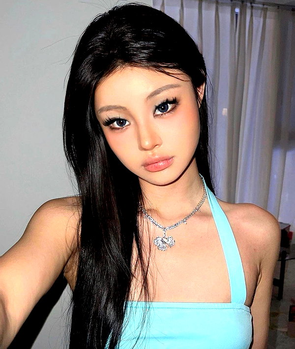 baddiesessence instagram image archive image
