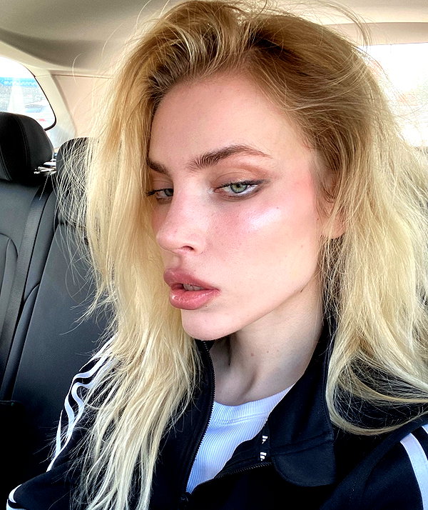 anya4everr instagram image archive image