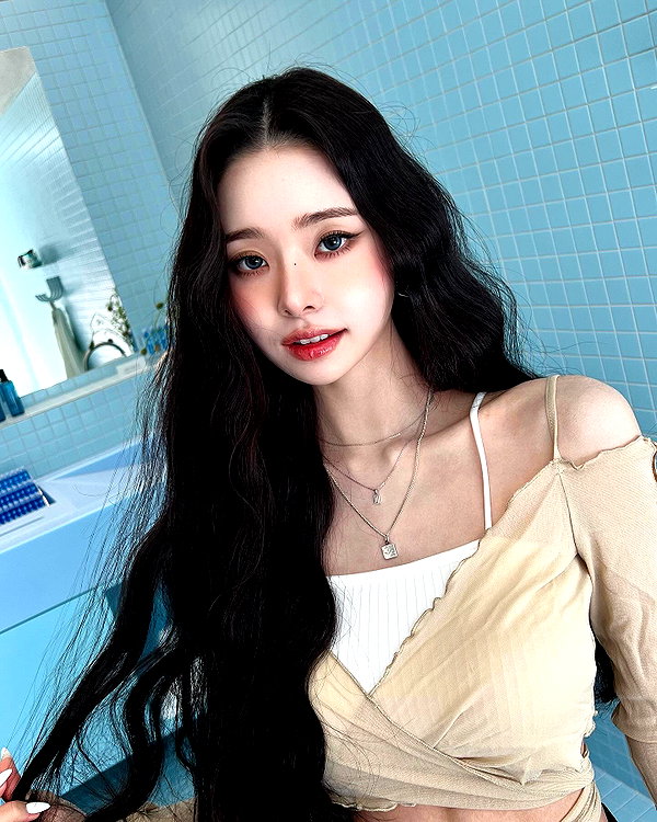 dear.zia instagram image archive image