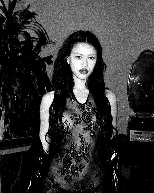 leonanaomii instagram image archive image