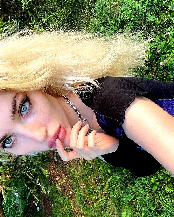 anya4everr instagram image archive image