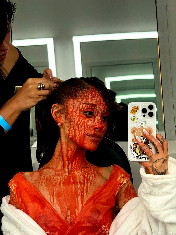 arianagrande instagram image archive image