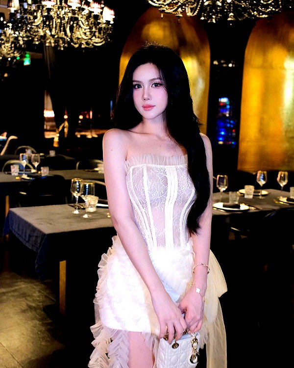 lyhythuedoxinh instagram image archive image