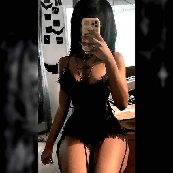 chica.niebla instagram image archive image