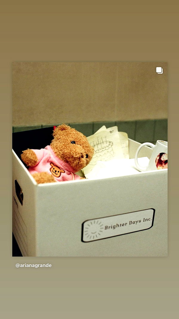 arianagrande instagram image archive image