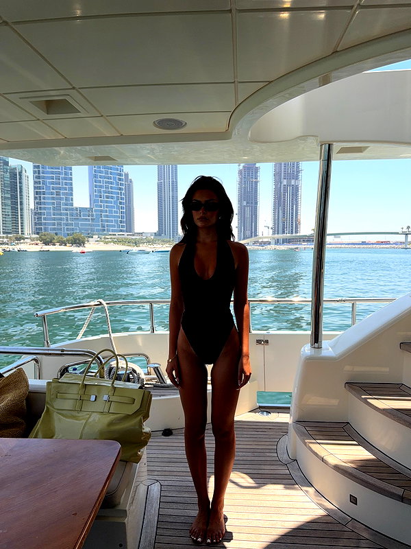 oliviaphillipps instagram image archive image
