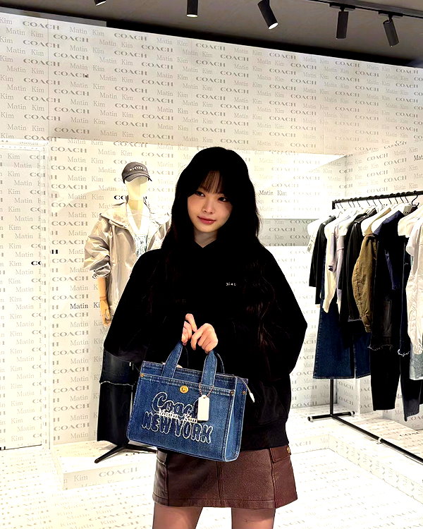 hhh.e_c.v instagram image archive image