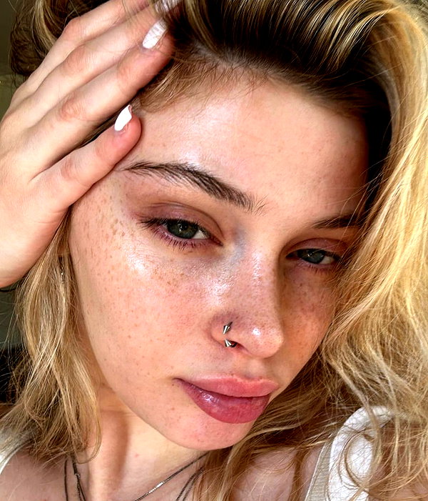 baddiesessence instagram image archive image