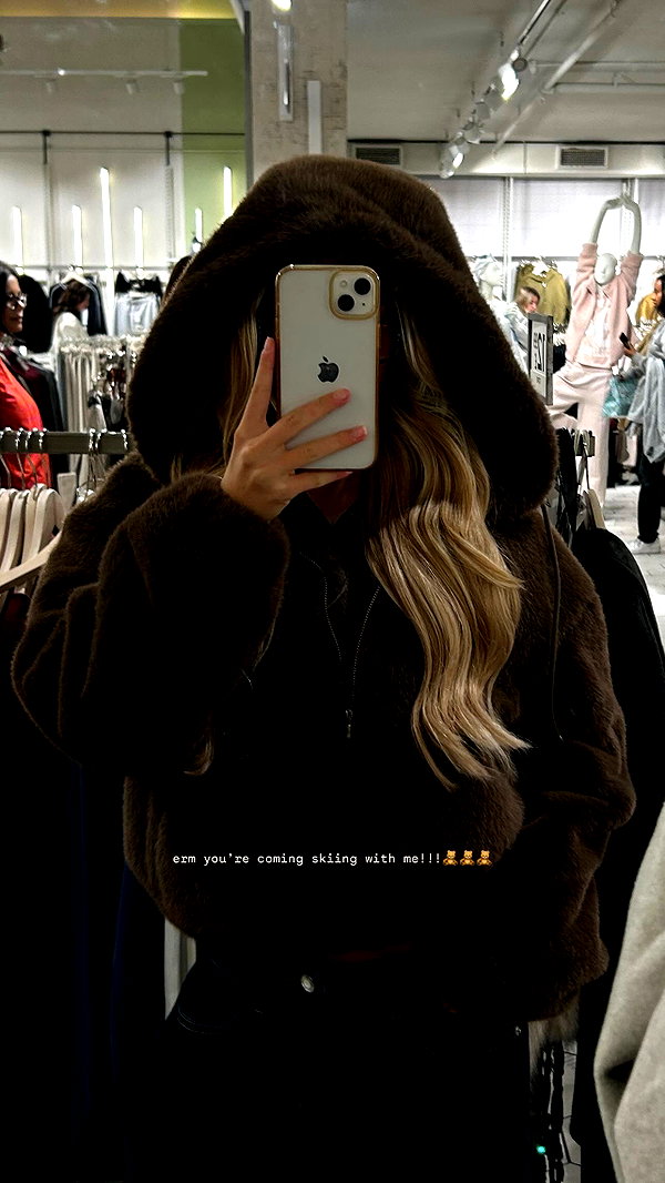 hollyjai archive image
