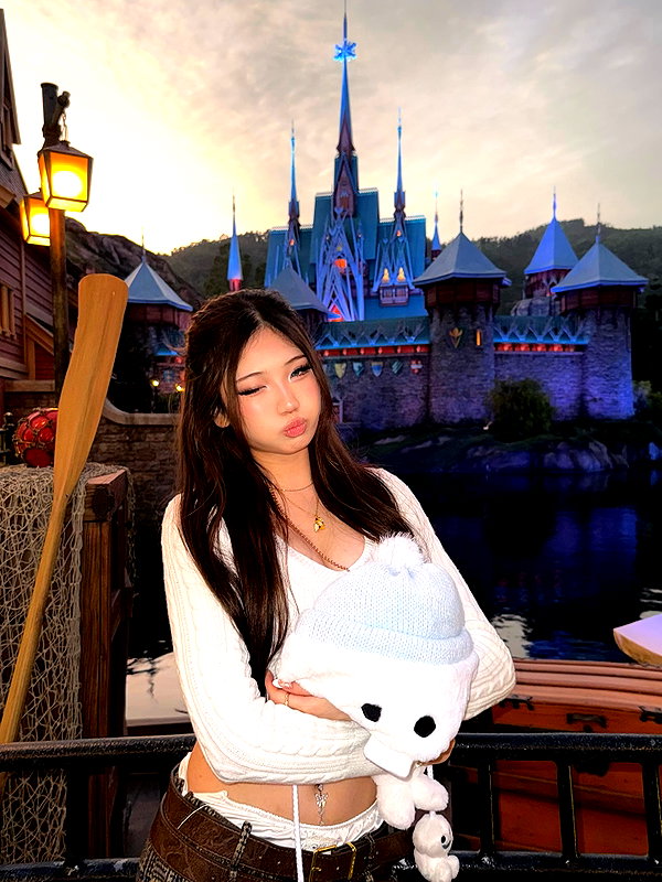 joycee.e instagram image archive image
