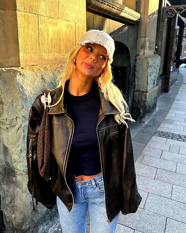 sophiecharlotth instagram image archive image