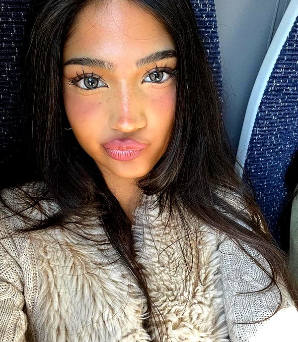 baddiesessence instagram image archive image