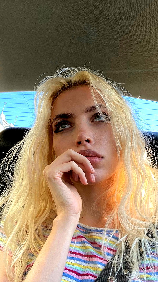 anya4everr instagram image archive image