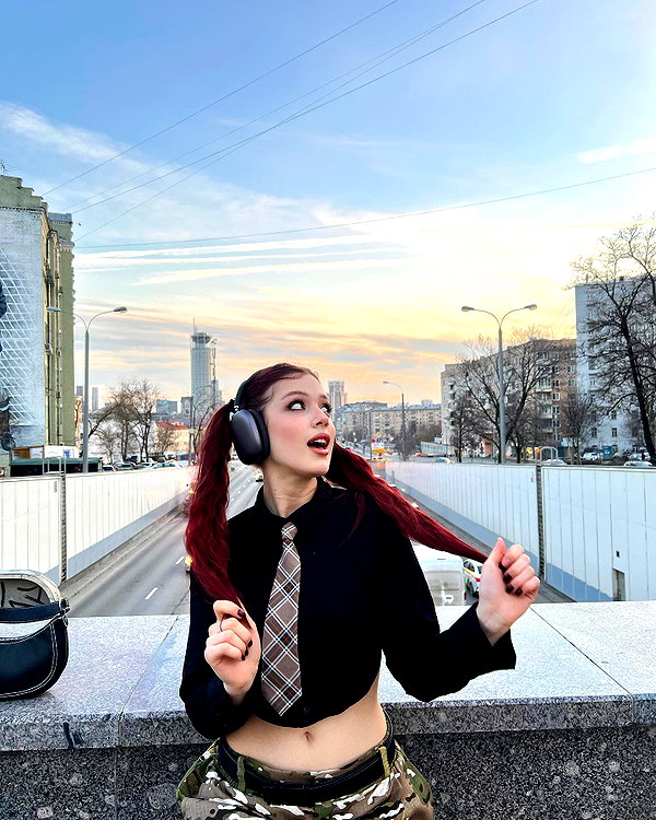 anna.utka22 instagram image archive image