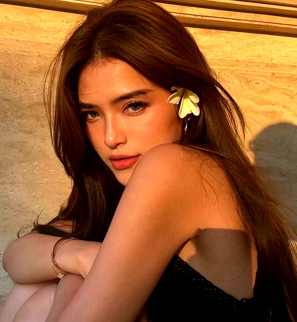 baddiesessence instagram image archive image
