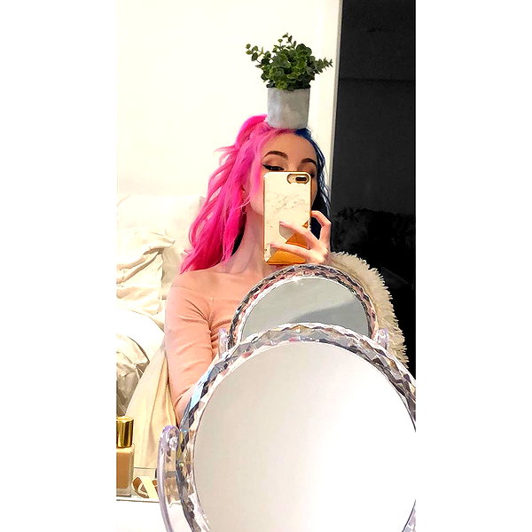danielle.mercedie instagram image archive image
