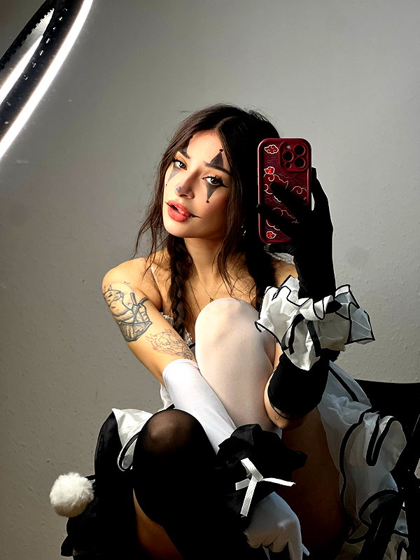 cata.leyah instagram image archive image