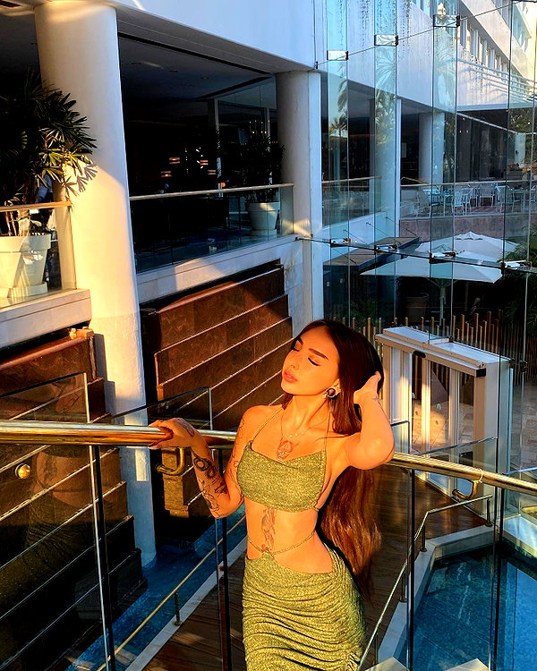 karin_orhov instagram image archive image