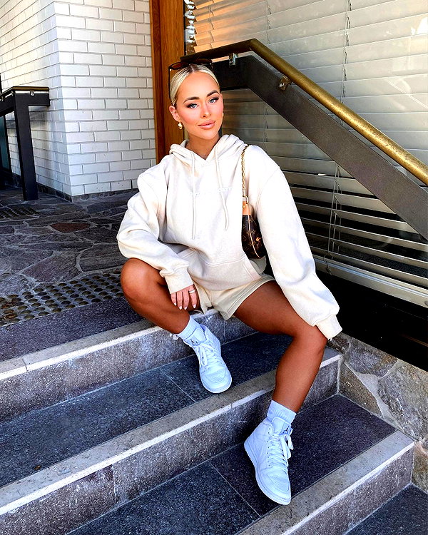 allieauton instagram image archive image