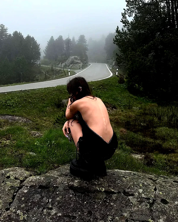 chica.niebla instagram image archive image