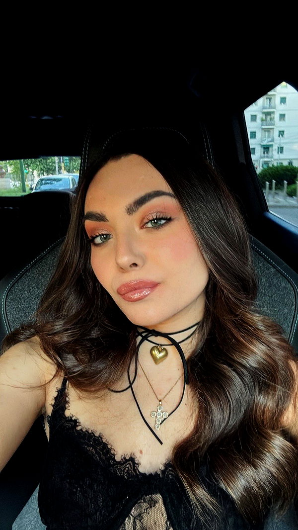 annabottoo instagram image archive image