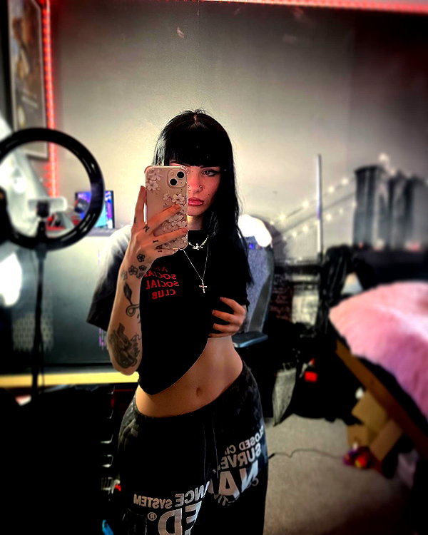 alice_hez instagram image archive image