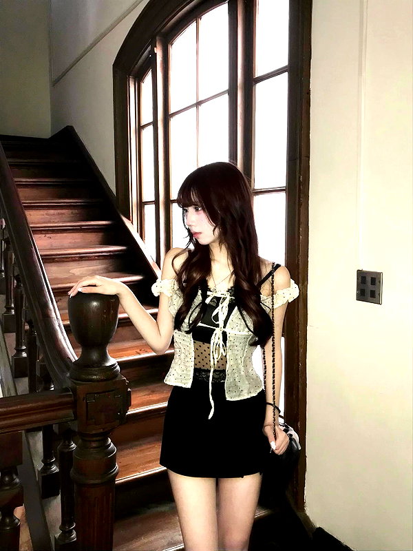 e.11lie archive image