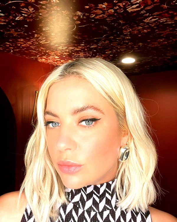 ashleybenson instagram image archive image