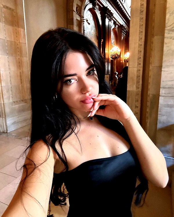 vanessa.rhd instagram image archive image