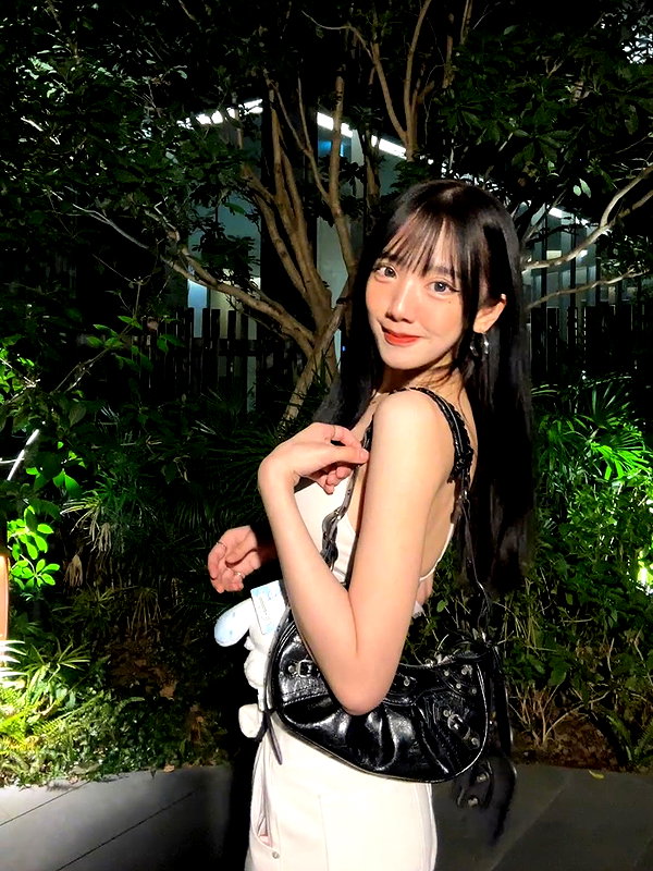xiaojie._.891218 instagram image archive image