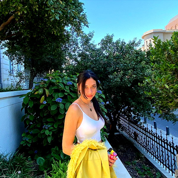 romi_henenson instagram image archive image
