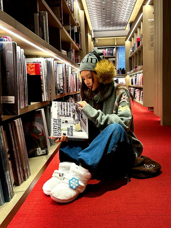 ll.lu1s instagram image archive image