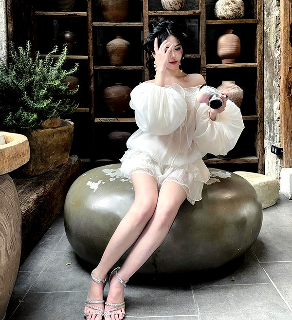 lyhythuedoxinh instagram image archive image