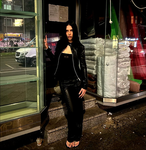 karolinaawasik instagram image archive image