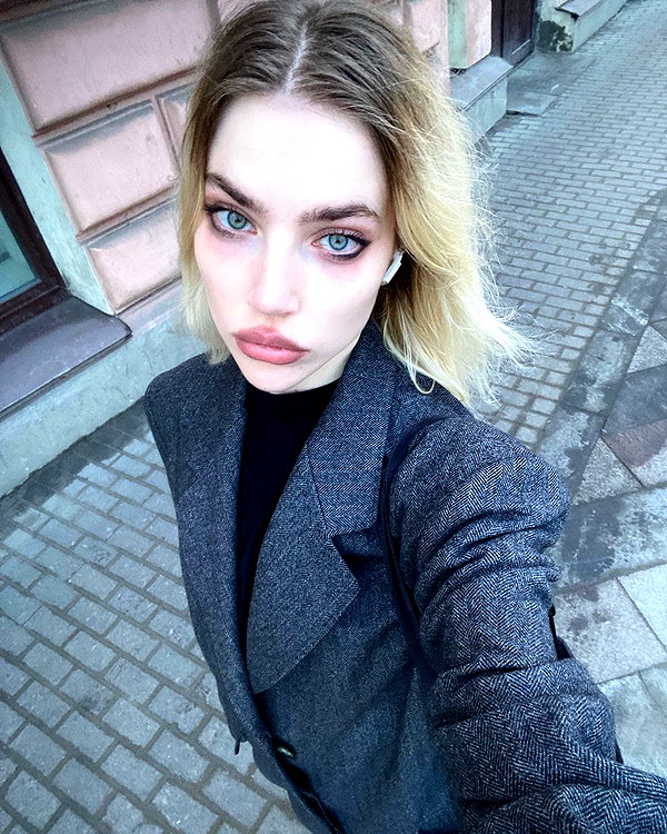 anya4everr instagram image archive image